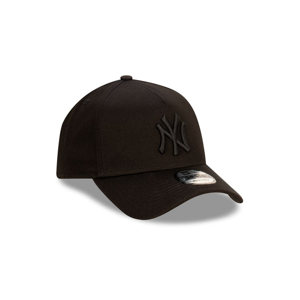 New York Yankees MLB Essentials Black on Black 9FORTY A-Frame Snapback