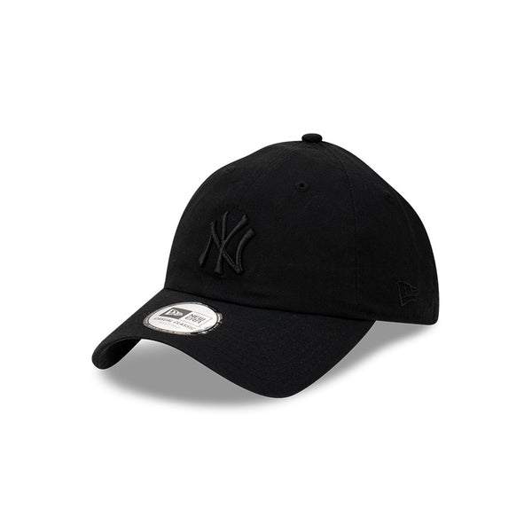 New York Yankees MLB Essentials Black on Black MiDi Casual Classic