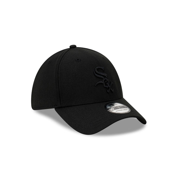 Chicago White Sox MLB Essentials Black on Black 39THIRTY Fitted