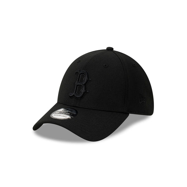 Boston Red Sox MLB Essentials Black on Black 39THIRTY Fitted