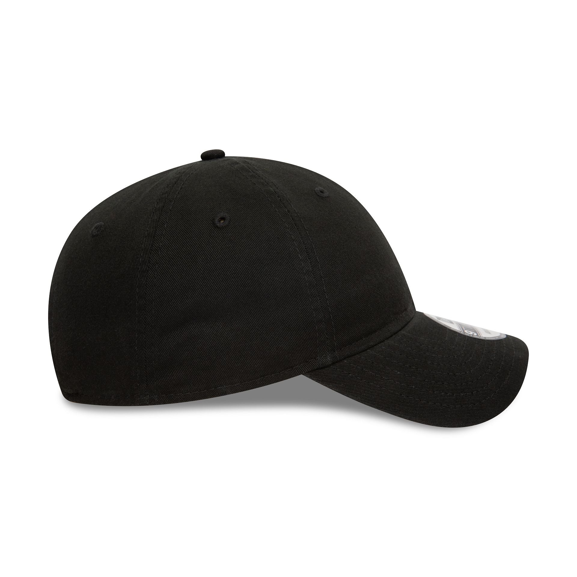 Plain black best sale new era cap