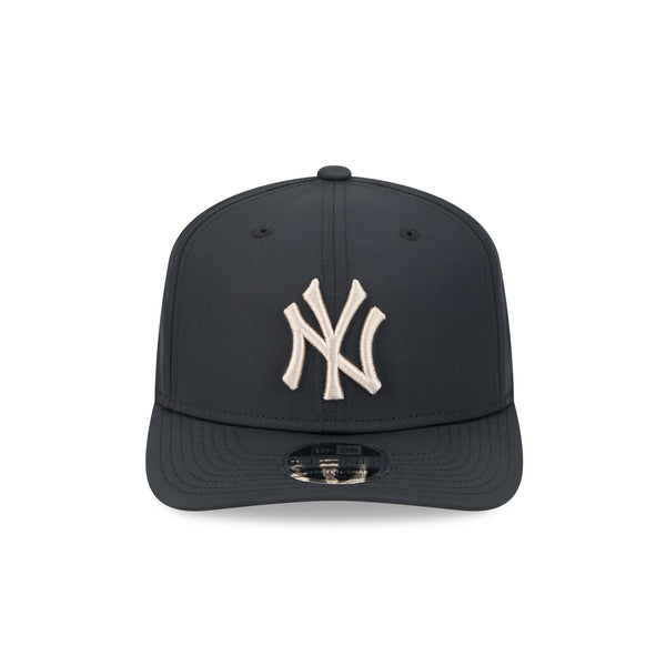 New York Yankees Black Stone Pro-Lite 9SEVENTY Stretch Snap