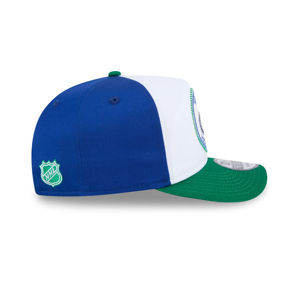 Vancouver Canucks NHL Official Team Colours Golfer