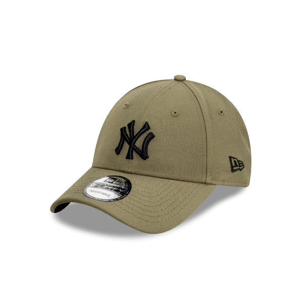 New Era Women's New York Yankees 9FORTY MLB Strapback Olive/Black