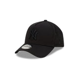 New York Yankees Black on Black 9FORTY A-Frame Snapback New Era